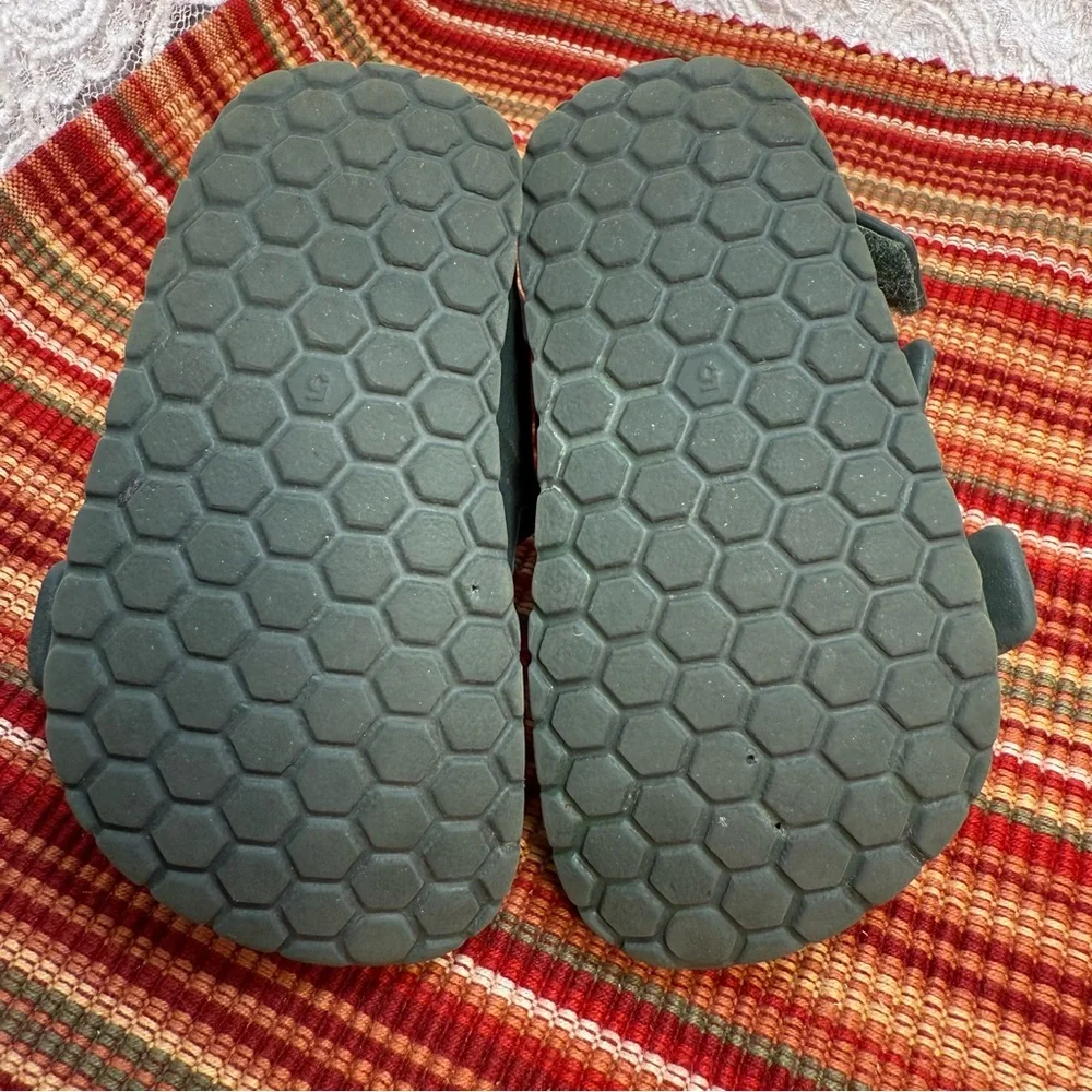 Cat & Jack Toddler Ade Footbed Sandals Green Camo Size 5 - Picture 10 of 13